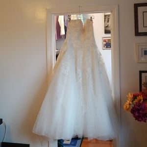 Wedding dress